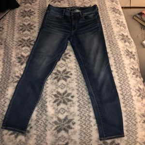 Medium wash American Eagle jeggings